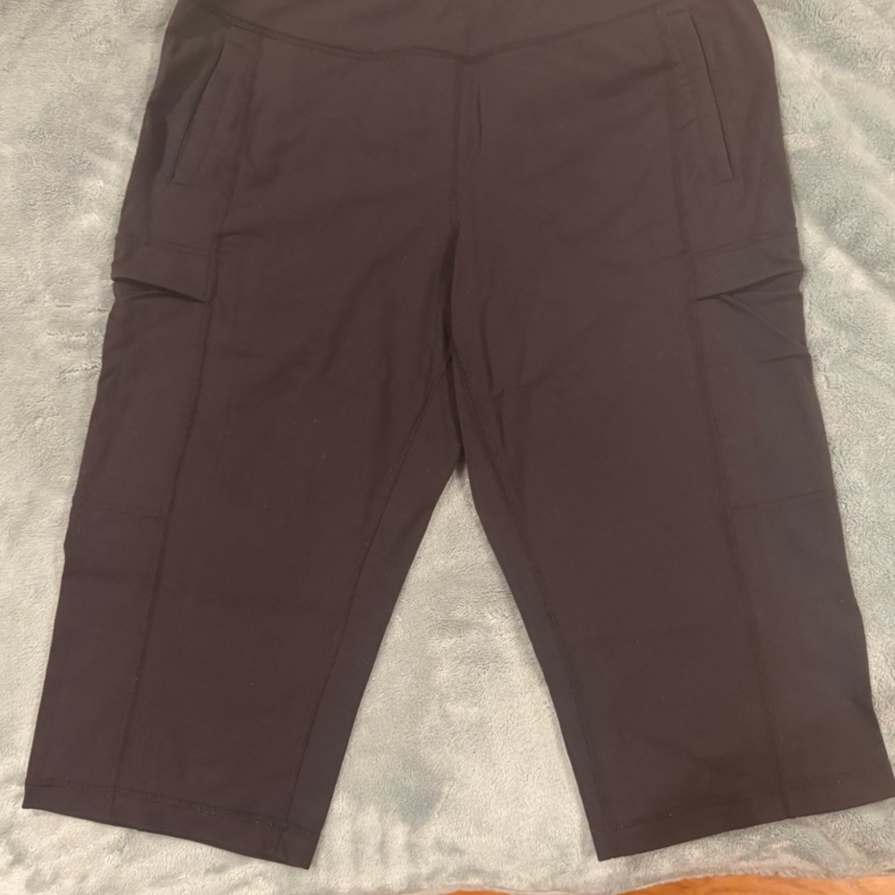 Duluth Trading Women's NoGA Namastash Capris